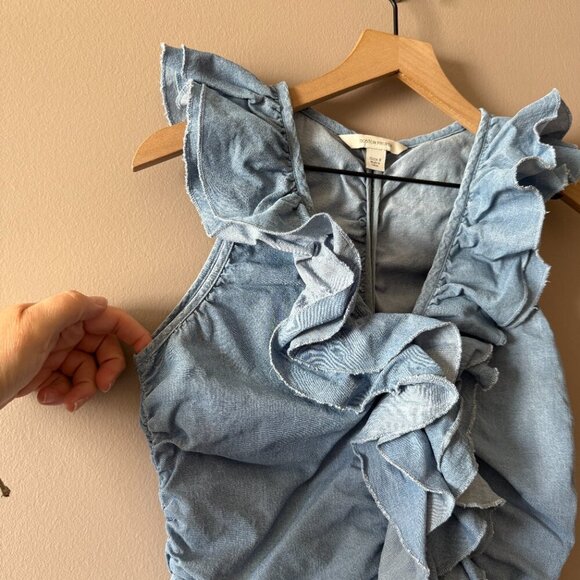 Women's 8 Boston Proper Chambray Ruffle Sleeveless Blouse - Picture 6 of 9